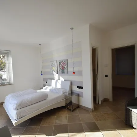 Vila Near With Panoramic Views Oggebbio